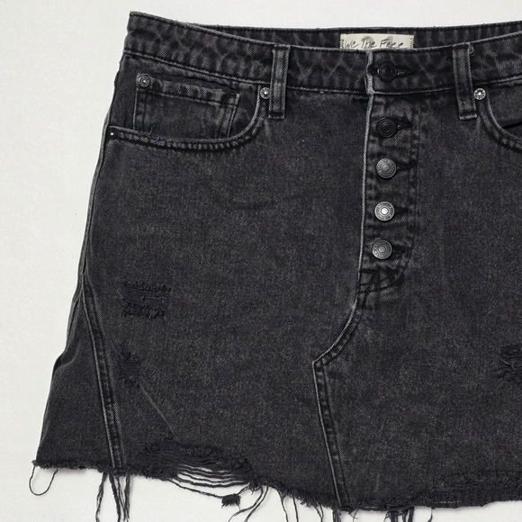 We The Free Faded A Line Womens Mini Skirt Black Denim Casual Distressed Size 31 - Picture 3 of 12